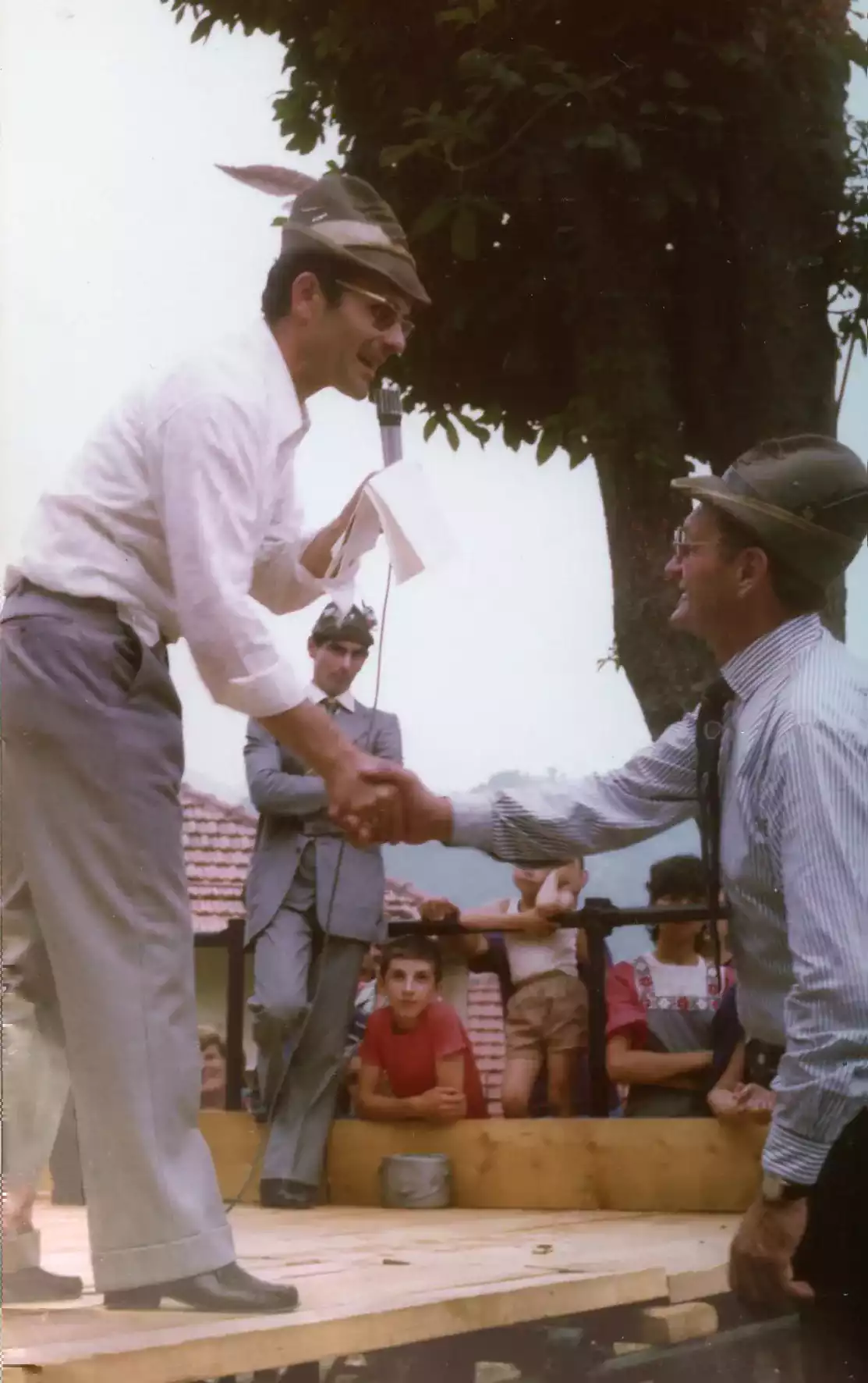 Sul palco alla festa del Gruppo Alpini
