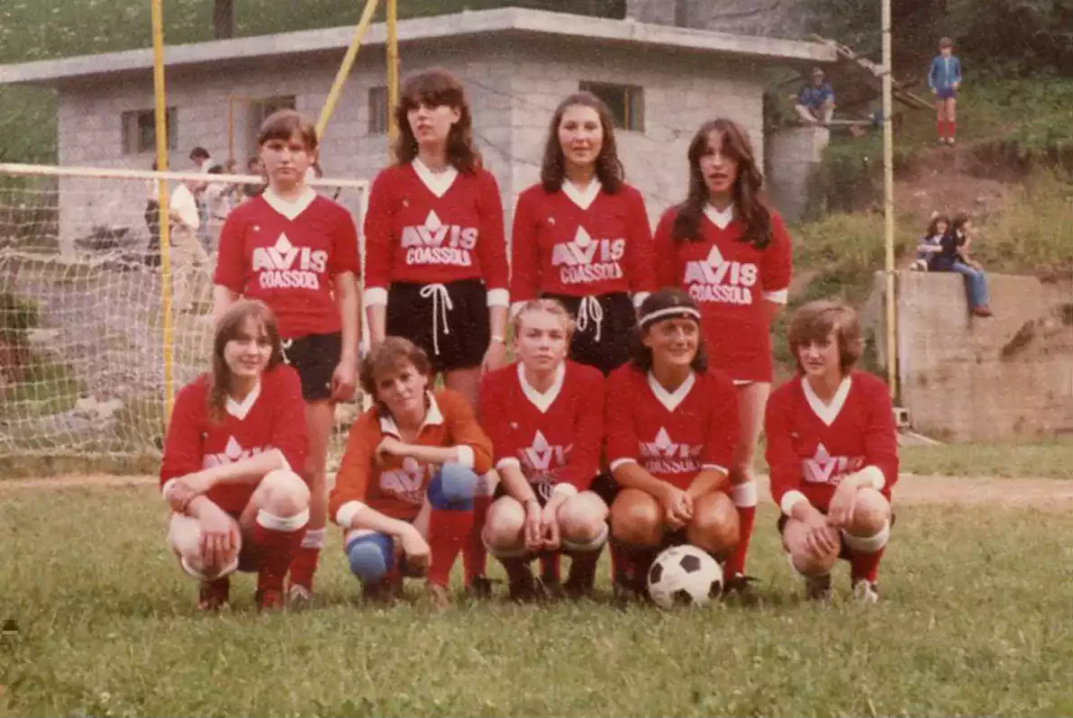 La squadra di calcio femminile dell'A.VI.S. Coassolo