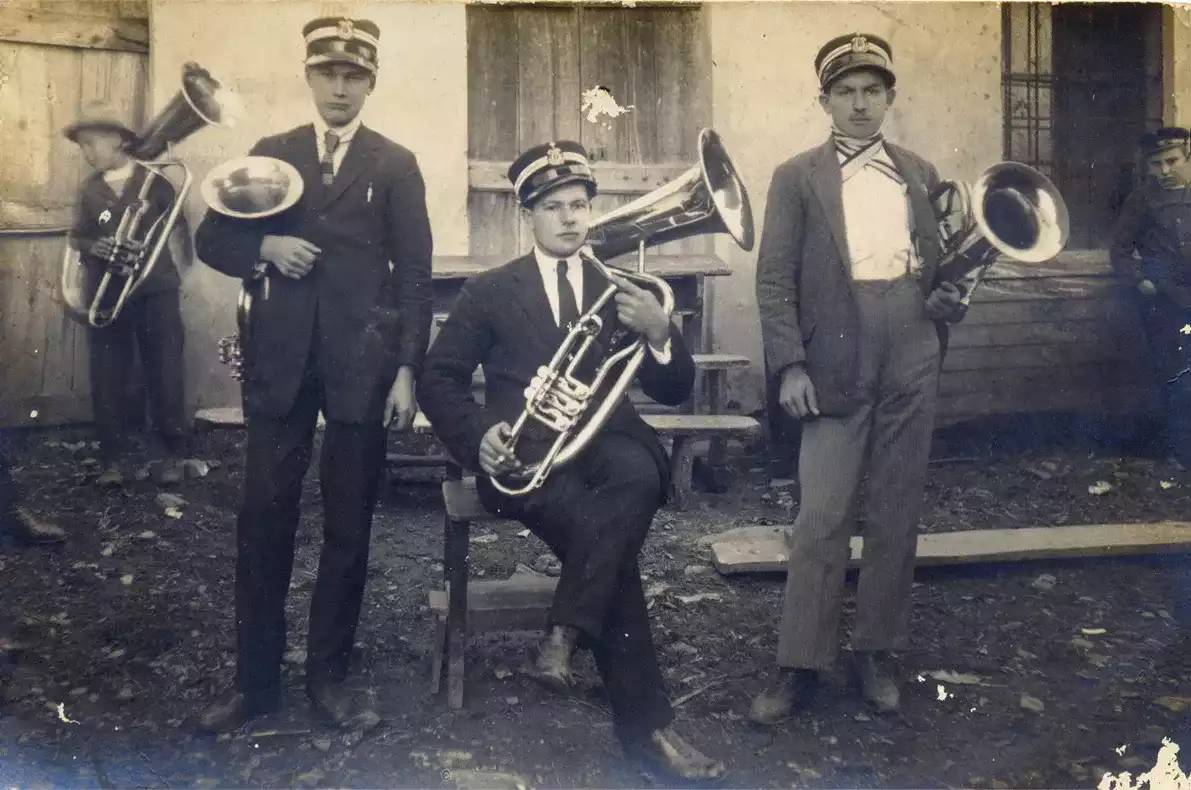 1925 - Elementi della banda musicale
