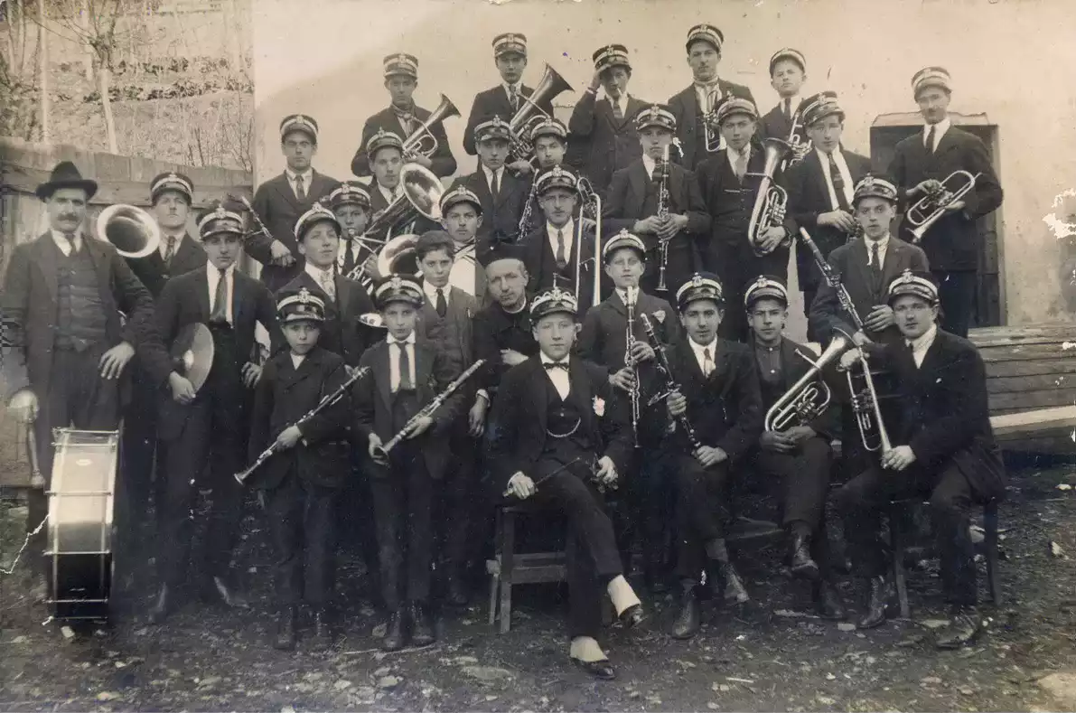 1925 - Foto di gruppo della banda musicale di San Pietro
