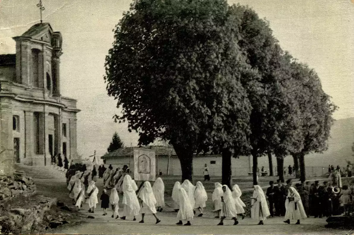 Processione delle Figlie di Maria