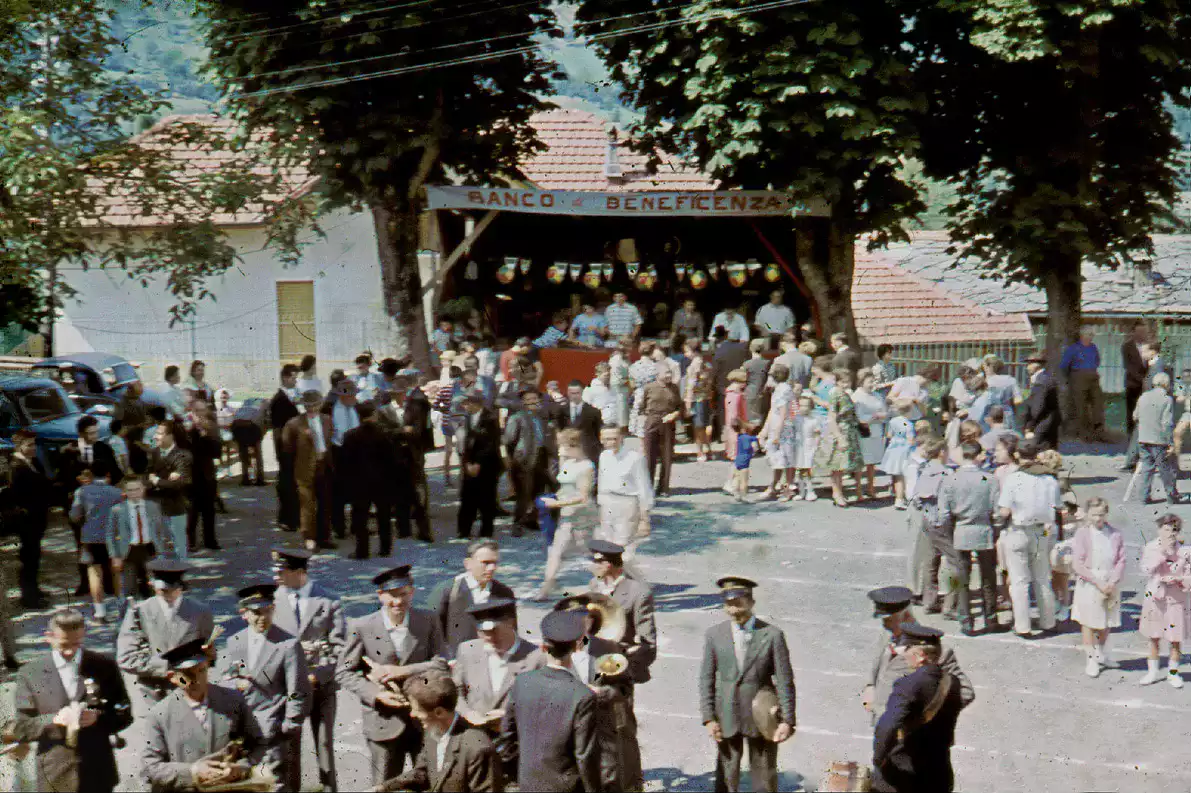 Il banco della pesca di beneficenza, anni '70
